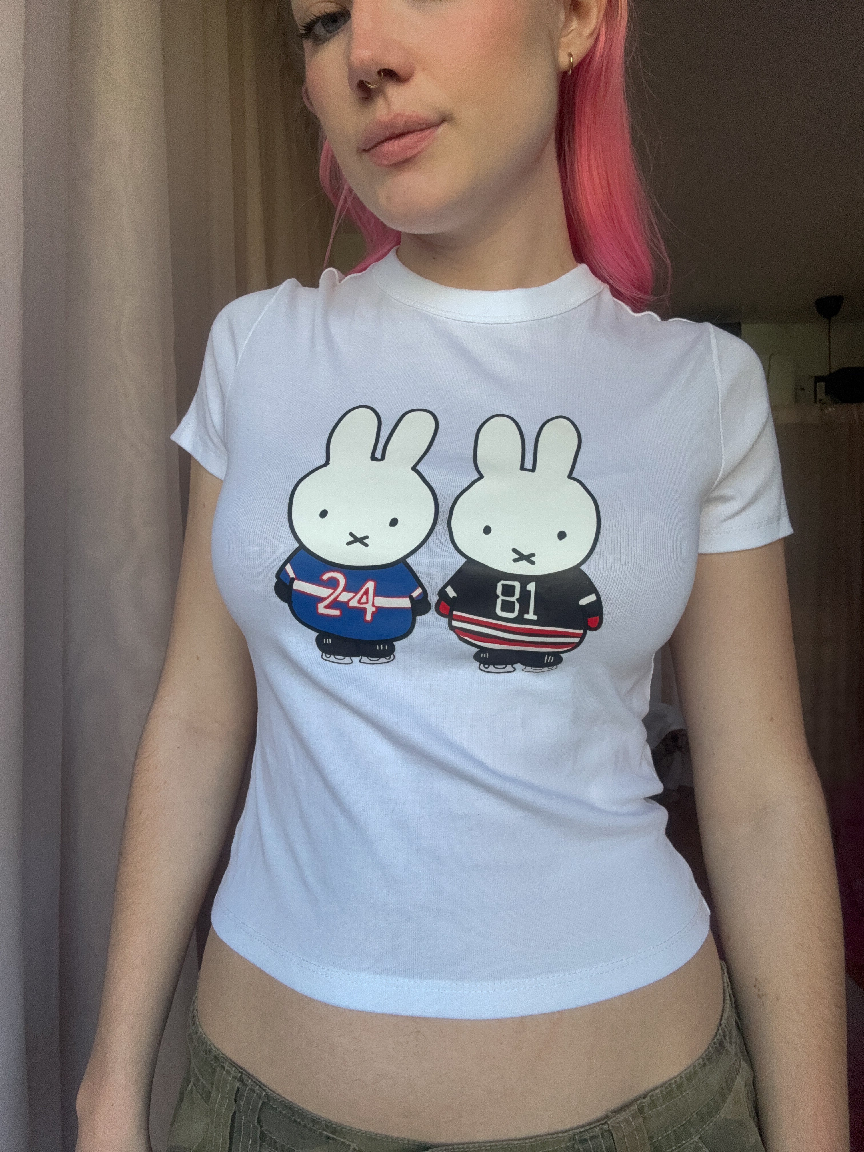 T-shirt Miffy Rozanov x Hollander porté, crop top sérigraphié main à Lyon, Pink+Yarn