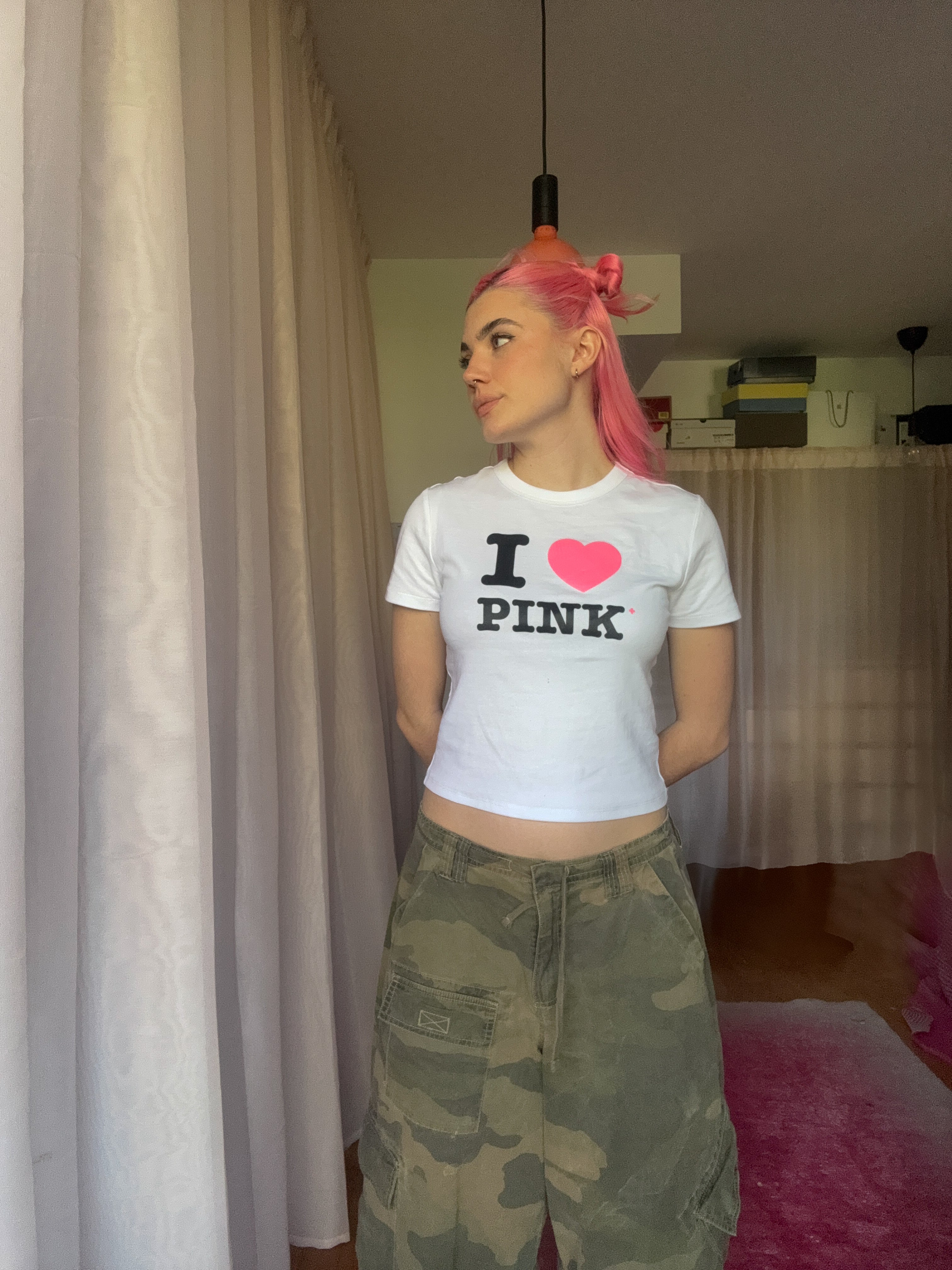 T-shirt I Love Pink vue arrière, crop top sérigraphié main à Lyon, Pink+Yarn