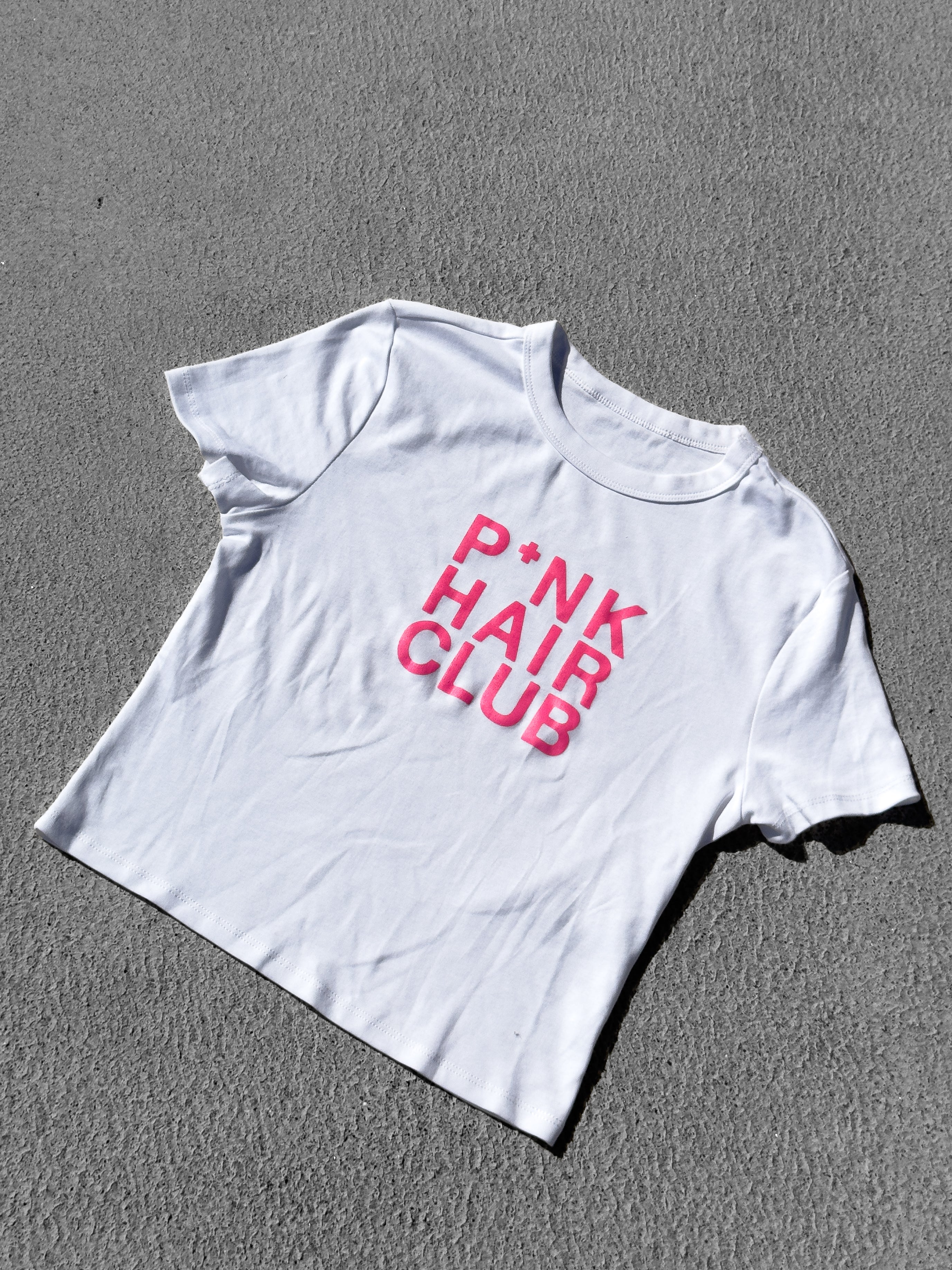 T-shirt Pink Hair Club, crop top sérigraphié main à Lyon, Pink+Yarn